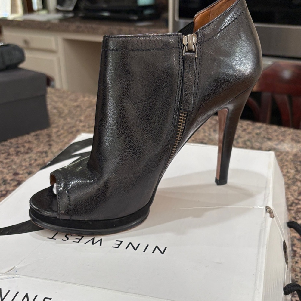 Nine West Black Leather Peep-Toe Heeled Boots
